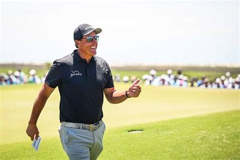 how much weight has phil mickelson lost